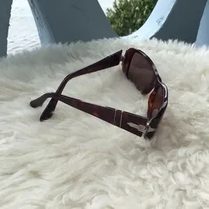 Persol Sunglasses Made in Italy 2835 S 24/3C Tortoise Frame Persol | Accessories | Persol Sunglasses Made In Italy 2835  main image 3